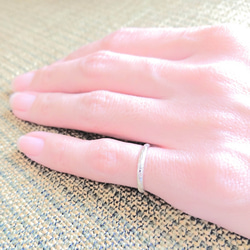 ハワイアンジュエリー ペアリング ３ミリ ２ミリ シルバーリング お洒落デザイン 指を細く魅せる リング 男女ペア 7枚目の画像