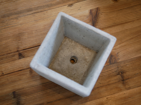 セメント植木鉢　-RUGGED CEMENT POT- ゴツゴツキューブプランター 5枚目の画像