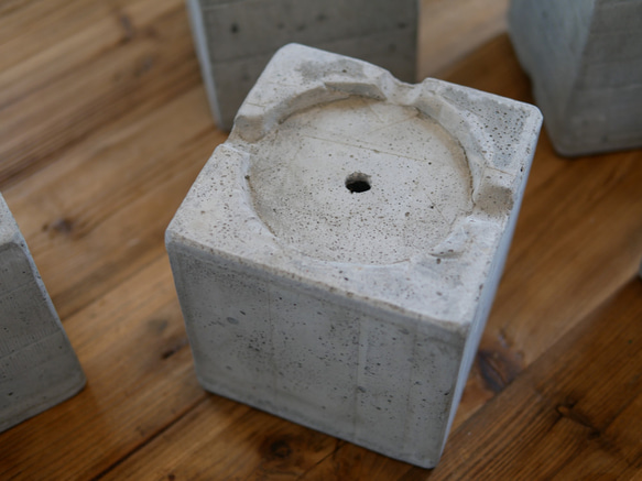 セメント植木鉢　-RUGGED CEMENT POT- ゴツゴツキューブプランター 4枚目の画像