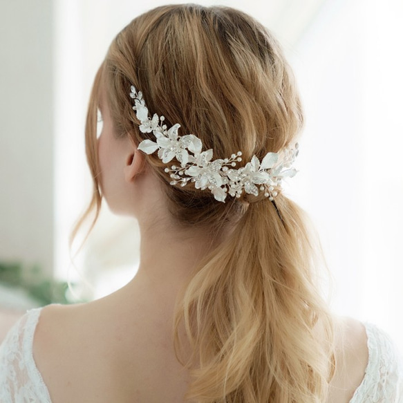 ブライダル ウェディング 花 ビーズビシューのウエディング ヘッドアクセ結婚式、和装、成人式の髪飾り E37 1枚目の画像