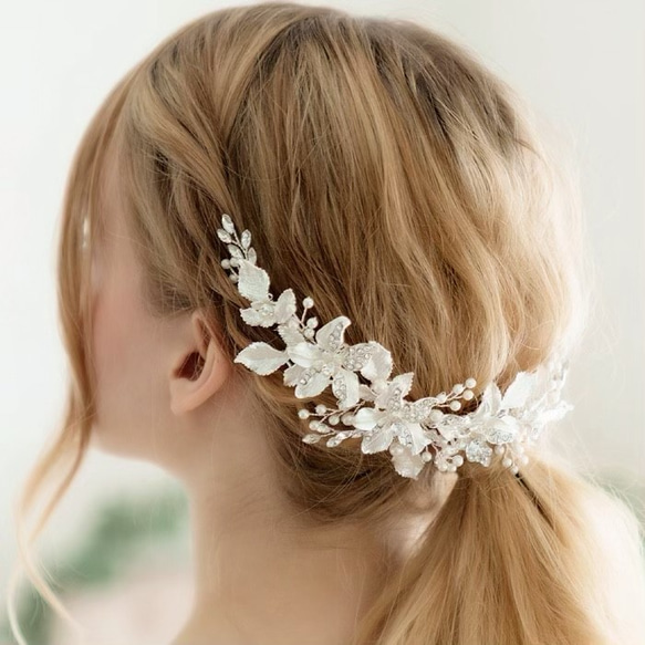 ブライダル ウェディング 花 ビーズビシューのウエディング ヘッドアクセ結婚式、和装、成人式の髪飾り E37 2枚目の画像