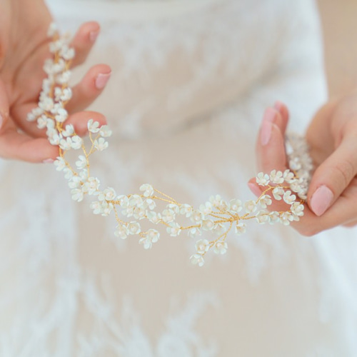小花 カチューシャ 花嫁 小枝 ゴールド リーフ 結婚式 小花 カチューシャ 花嫁 小枝 ゴールド リーフ 結婚式