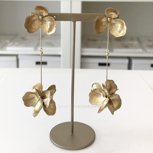 大きなお花のピアス　結婚式　ゴールド　真鍮　フラワーピアス　ゴールドピアス　お花 be-06.jpg