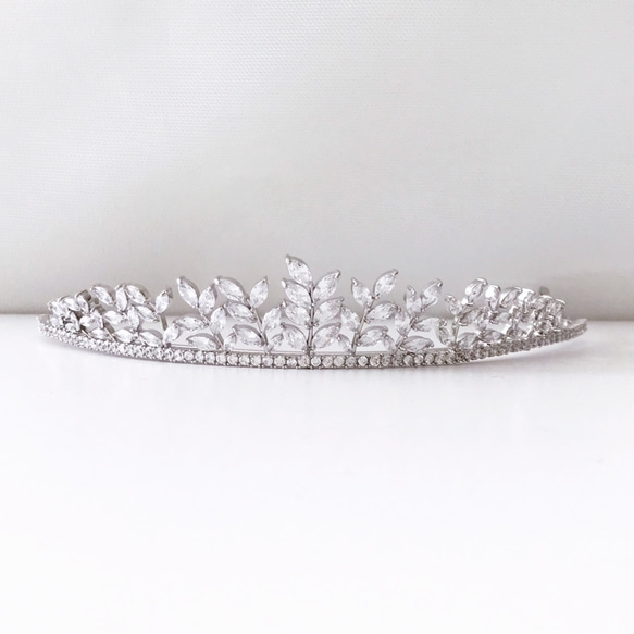 結婚式　ジルコニア　挙式　ウェディング　ビジュー　プリンセス　王冠　ダイヤモンド風　大きめティアラ JT12 2枚目の画像