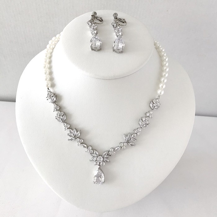 ウェディングアクセサリー　ジルコニア  ダイヤモンド風　ビジュー　Vライン　前撮り　お色直し　ネックレスセットJN02