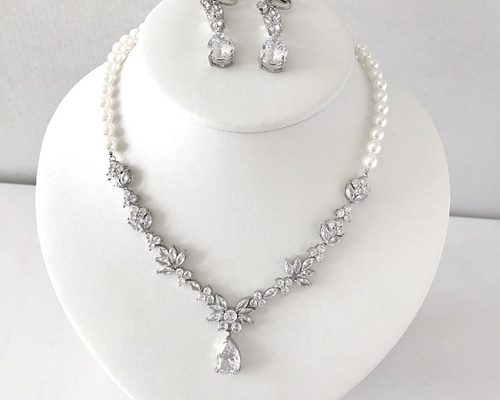 ウェディングアクセサリー ジルコニア ダイヤモンド風 ビジュー V