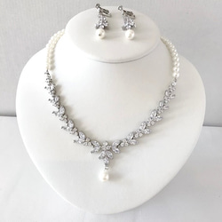 ウェディングアクセサリー ジルコニア ダイヤモンド風 ビジュー V