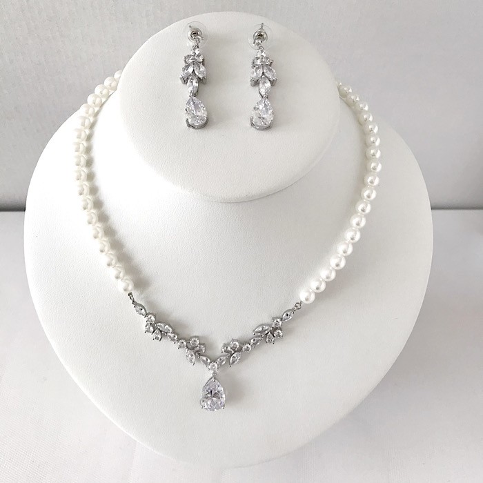 ウェディングアクセサリー　ジルコニア　ダイヤモンド風　ビジュー　Vライン　前撮り　お色直し　ネックレスセットJN06