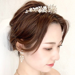 ウエディングティアラ 低めのデザイン パール ビジュー ナチュラル