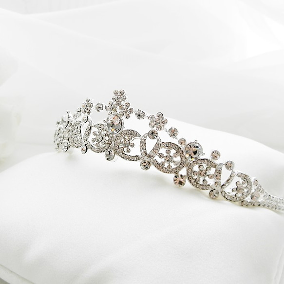 ティアラ　ウエディング　　スワロ　ビジュー　前撮り　シルバー　挙式用ティアラTLM234 2枚目の画像