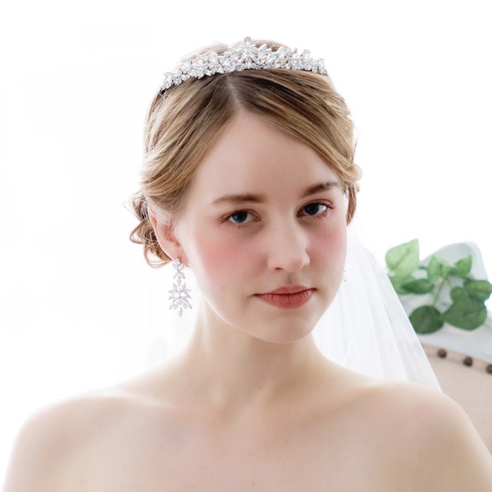 ティアラ　キュービックジルコニア ウェディングジュエリー 　ST06