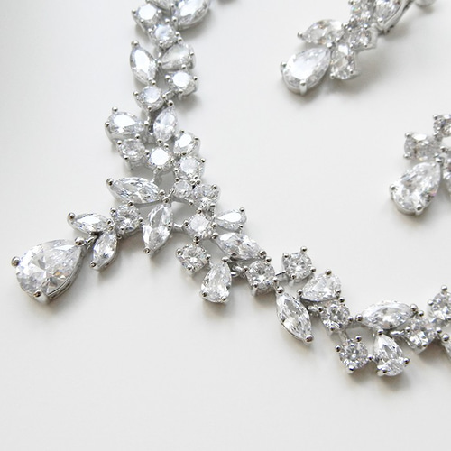 DN62 ジルコニア ダイヤモンド風 ビジュー Vライン 前撮り お色直し