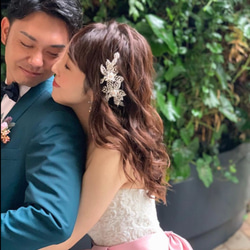 ブライダル ウェディング 花とビーズビシューのウエディング ゴールド　ヘッドアクセ結婚式、和装、成人式の髪飾りE47 3枚目の画像