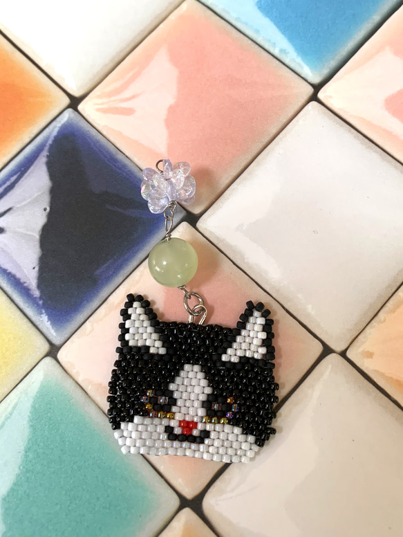 N698 /❤ラスト1点❤ カスタムボールペン 猫ちゃんビーズ リボン