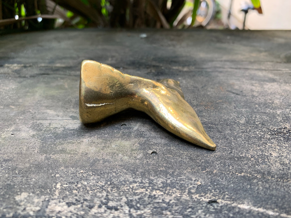 真鍮鋳物 ペーパーウェイト 鯨の尾（大） 6枚目の画像