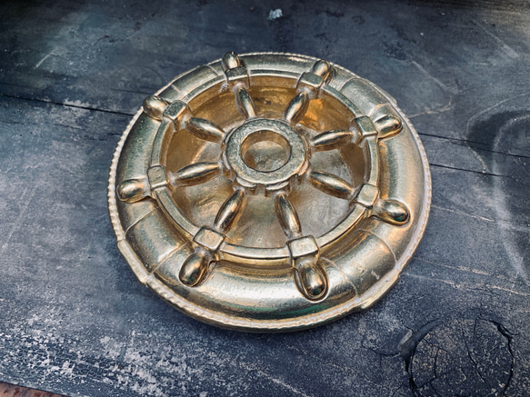 真鍮鋳物 舵輪（ダリン）型トレー 3枚目の画像