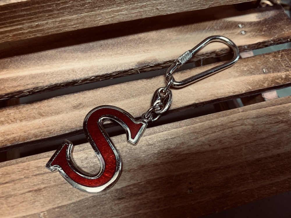 【VINTAGE】Roman art（ロマンアート）七宝焼き アルファベット　バッグチャーム・キーホルダー（S/銀/赤）