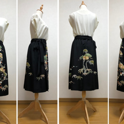 1点物★着物から作ったスカート★松と菊の留袖黒★Mサイズ 4枚目の画像