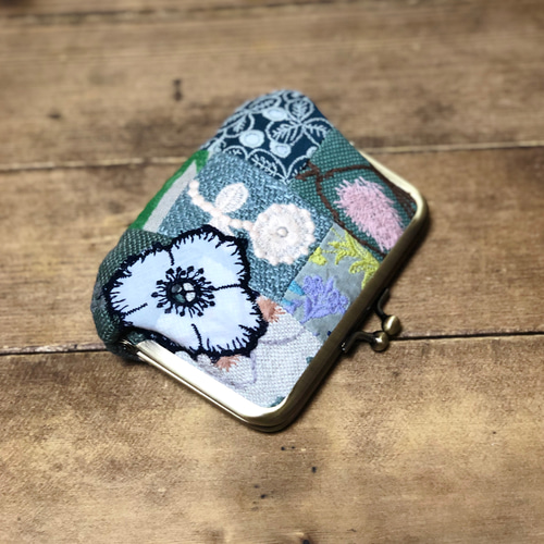 ミナペルホネン はぎれパッチワークのふんわりがま口ポーチ