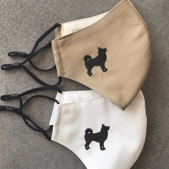 犬シルエット刺繍マスク ＊  柴犬　日本犬／抗菌・抗ウイルスマスク／立体マスク／Mサイズ／犬マスク／受注制作　 1枚目の画像