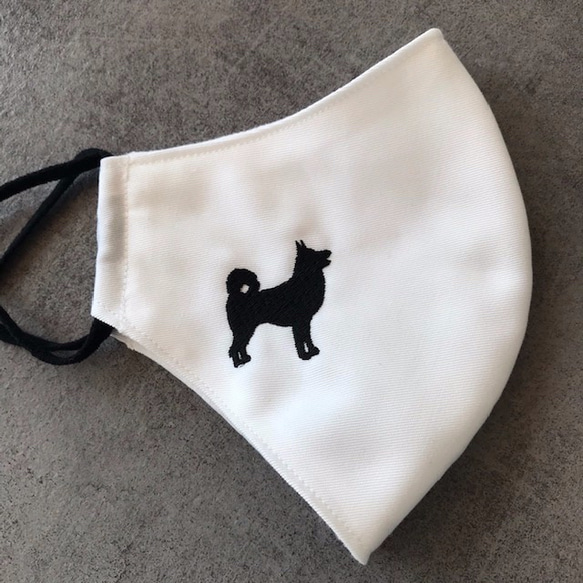 犬シルエット刺繍マスク ＊  柴犬　日本犬／抗菌・抗ウイルスマスク／立体マスク／Mサイズ／犬マスク／受注制作　 3枚目の画像