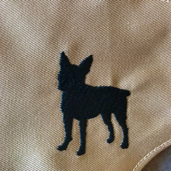 犬シルエット刺繍マスク ＊ ボストンテリア／抗菌・抗ウイルスマスク／立体マスク／大人用Mサイズ／受注制作 3枚目の画像