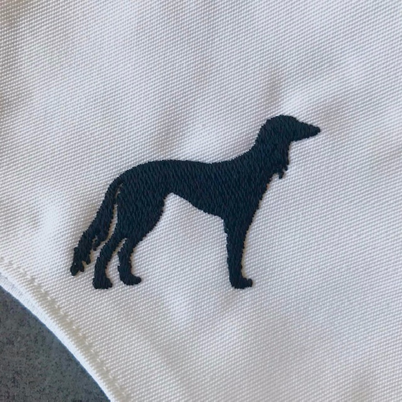 犬シルエット刺繍マスク ＊ サルーキ／抗菌・抗ウイルスマスク／立体マスク／大人用Mサイズ／受注制作 3枚目の画像