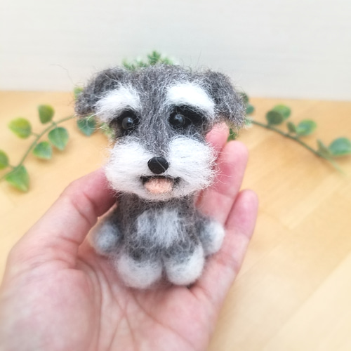 送料無料】羊毛フェルト ミニチュアシュナウザー 羊毛フェルト ♡ron