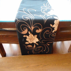 黒・両面使えるテーブルランナー（約22×224cm） 6枚目の画像