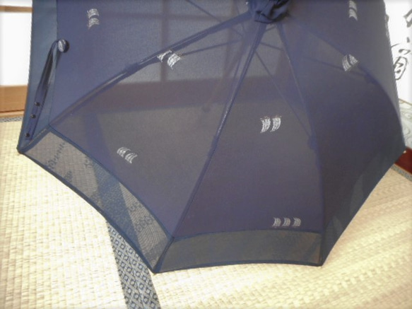 帆船模様の濃紺日傘（傘袋付き） 4枚目の画像
