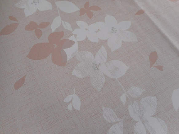 ピンクに花のテーブルクロス（144×137.5） 4枚目の画像