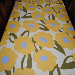 黄色の花模様のテーブルクロス（105×148㎝） 1枚目の画像