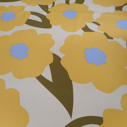 黄色の花模様のテーブルクロス（105×148㎝） 2枚目の画像