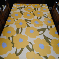 黄色の花模様のテーブルクロス（105×148㎝） 4枚目の画像