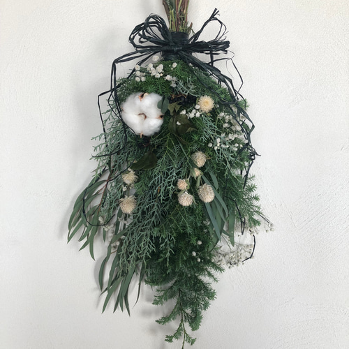 ヒロムスギとブルーアイスの冬のスワッグ ドライフラワー ここいろの