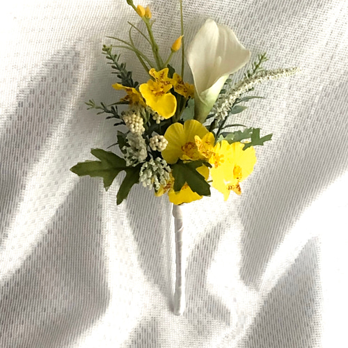 エレガントに心惹かれる♡カラーのクラッチブーケ+ブートニア＊2点  