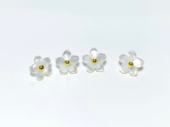 高品質ホワイトシェル（白蝶貝）AAA　桜　8ｍｍ　チャーム　２個　ハンドメイド素材 1枚目の画像