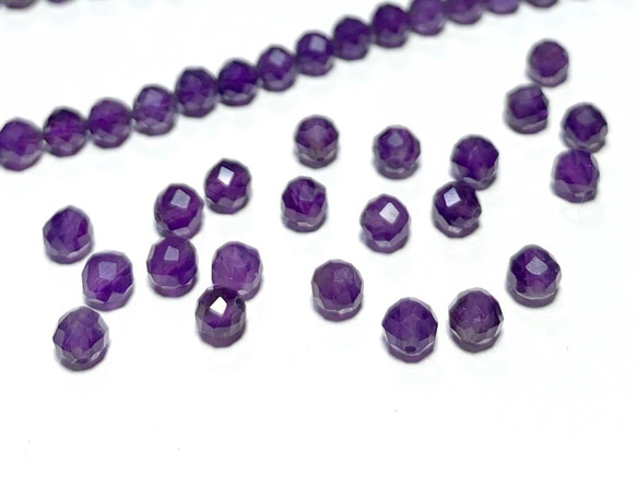 【天然石ラウンドカット】アメジストAAA　4mm　10粒　ハンドメイド素材 1枚目の画像