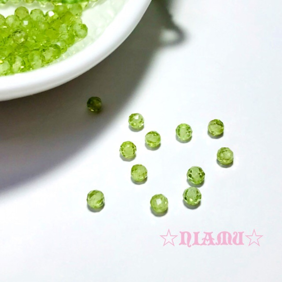 【天然石ラウンドカット】ペリドットAAA　３mm　10粒　ハンドメイド素材 1枚目の画像