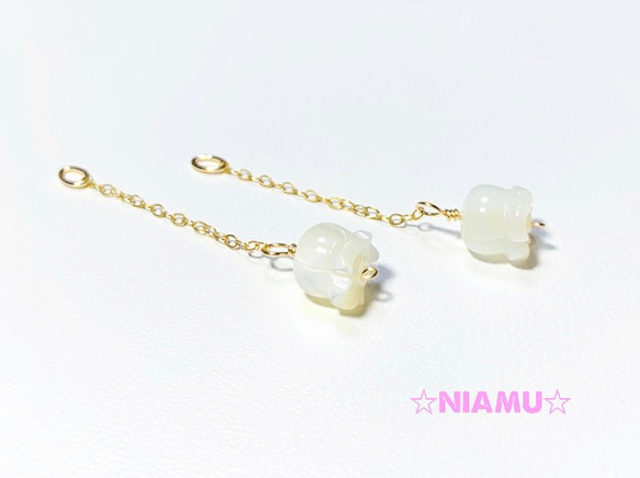 ホワイトシェル（白蝶貝）14kgf 　すずらん（フラワー）２個　ハンドメイド素材 1枚目の画像