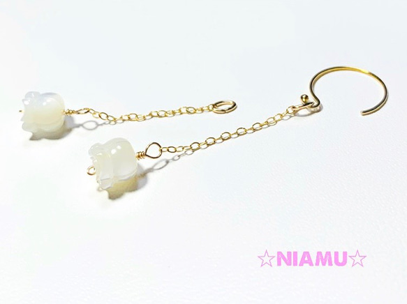 ホワイトシェル（白蝶貝）14kgf 　すずらん（フラワー）２個　ハンドメイド素材 2枚目の画像