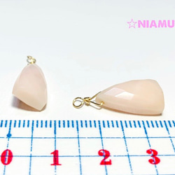 【天然石チャーム】大粒ピンクオパール　２個　14kgf　ハンドメイド素材 4枚目の画像