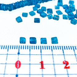 【天然石ディスク】ネオンブルーアパタイト　10粒　ハンドメイド素材 3枚目の画像