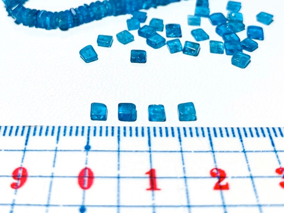 【天然石ディスク】ネオンブルーアパタイト　10粒　ハンドメイド素材 3枚目の画像