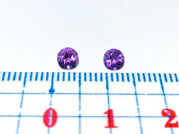 【アメジストAAA】穴なしラウンドファセットカット　4mm　1個　ハンドメイド素材 3枚目の画像