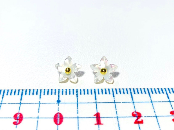 高品質ホワイトシェル（白蝶貝）AAA　フラワー　8ｍｍ　チャーム　２個　ハンドメイド素材 5枚目の画像