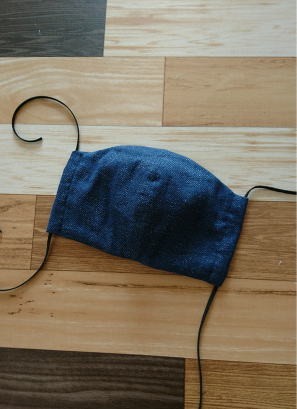 縫製屋さんの布マスク(ダブルガーゼ 6重マスク デニム風ダークブルー) 1枚目の画像