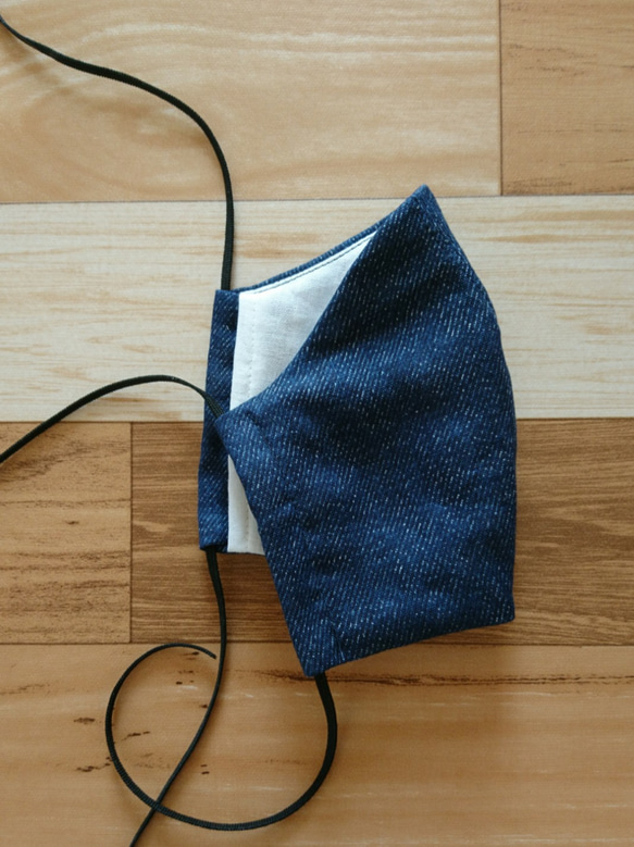 縫製屋さんの布マスク(ダブルガーゼ 6重マスク デニム風ダークブルー) 4枚目の画像