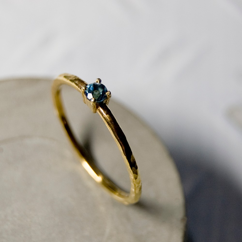 槌目 ロンドンブルートパーズ ラウンド3mm K18GPプレーンリング 1.5mm幅 凸凹｜458