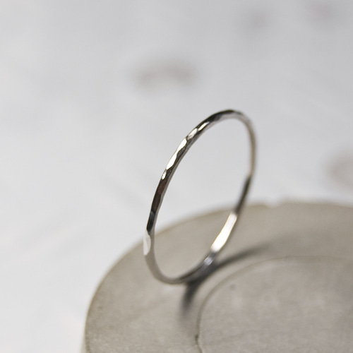 槌目 PT900プラチナプレーンリング 1.0mm幅 凸凹｜PT900 RING｜575